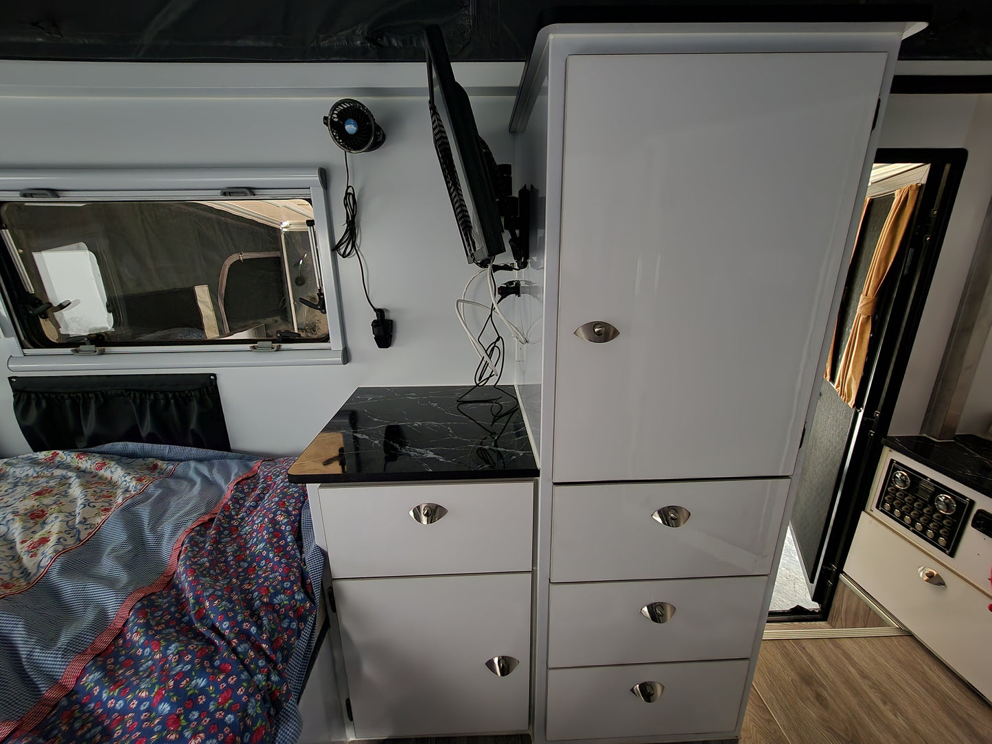 Explorer-13B Caravan