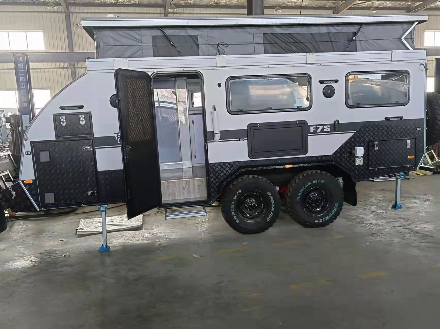 Explorer-17A Caravan