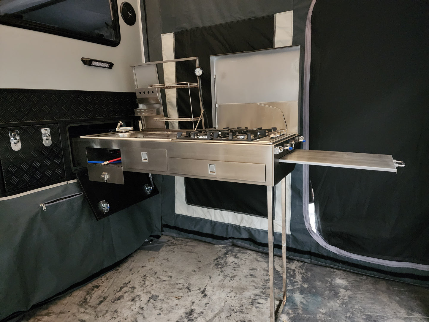 Explorer-13B Caravan