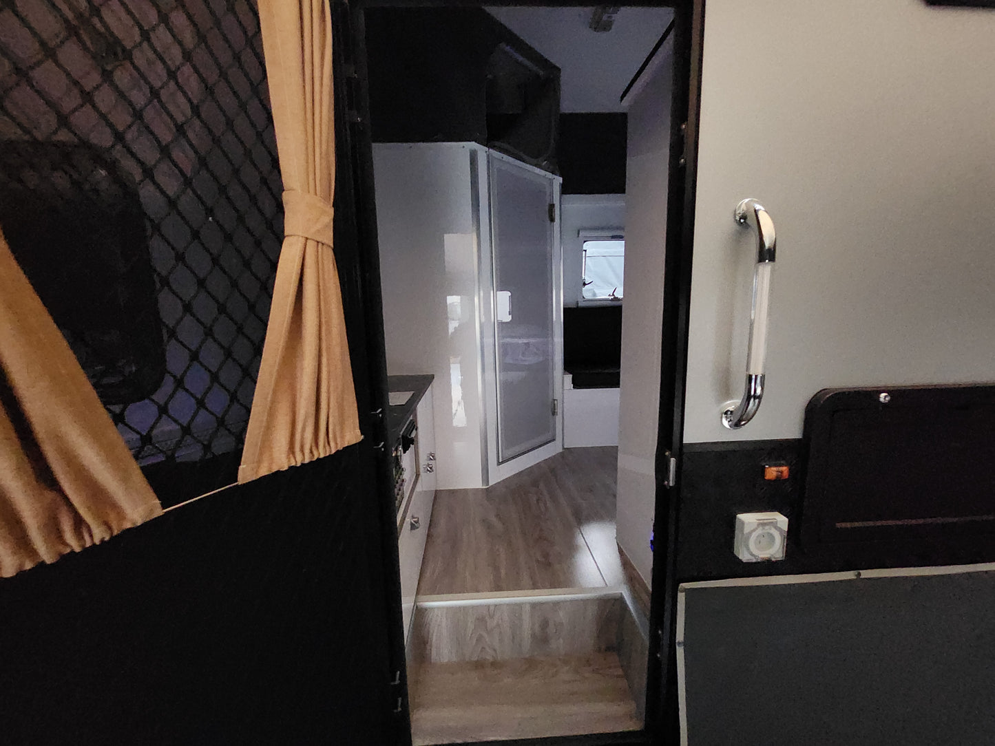 Explorer-13B Caravan