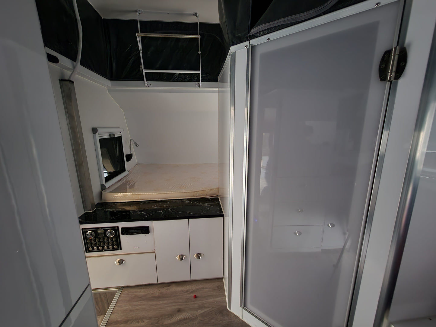 Explorer-13B Caravan