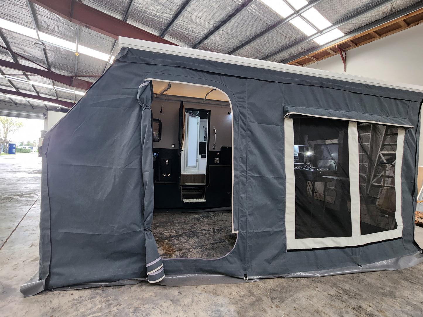 Explorer-13B Caravan