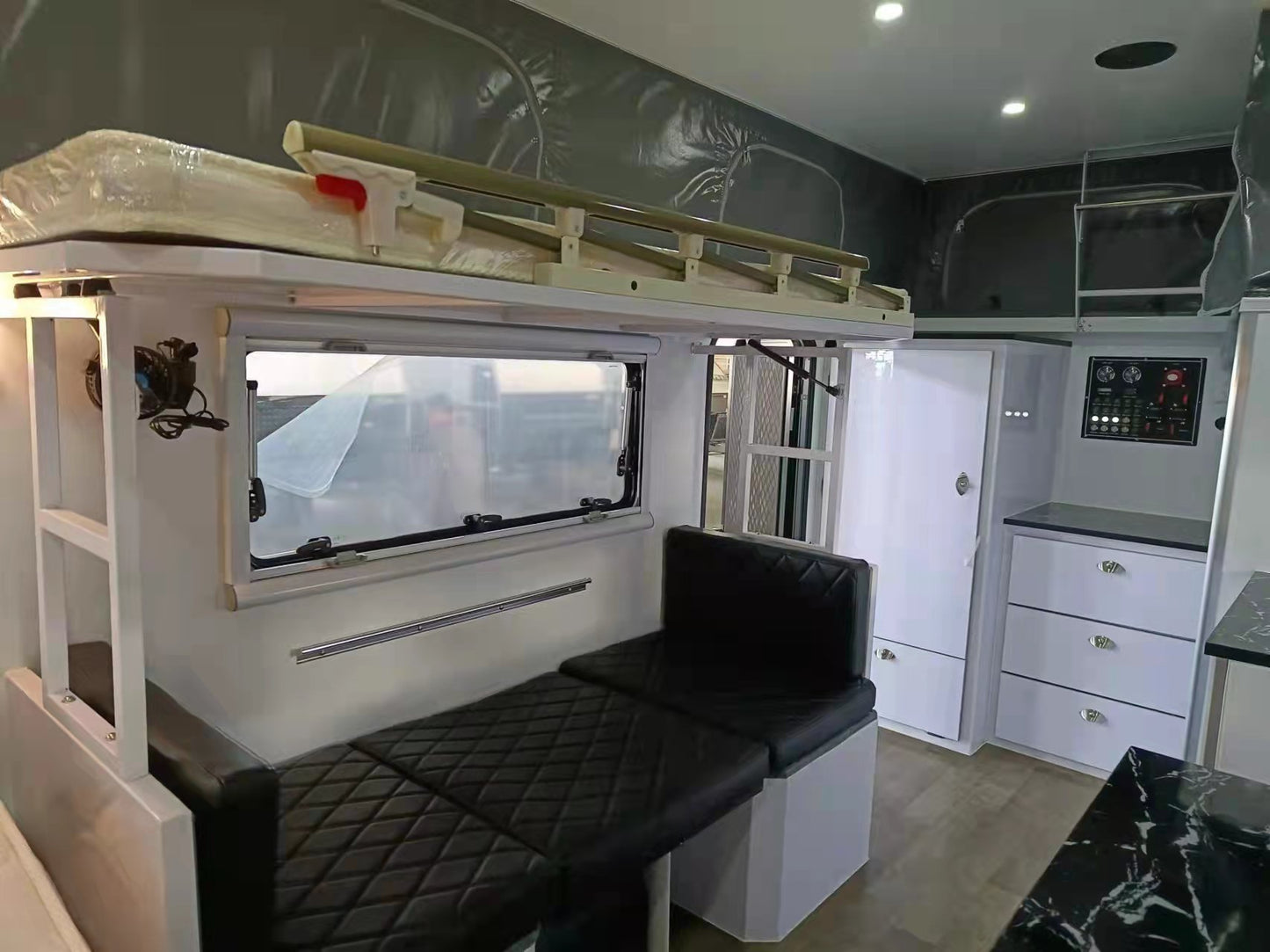 Explorer-17A Caravan