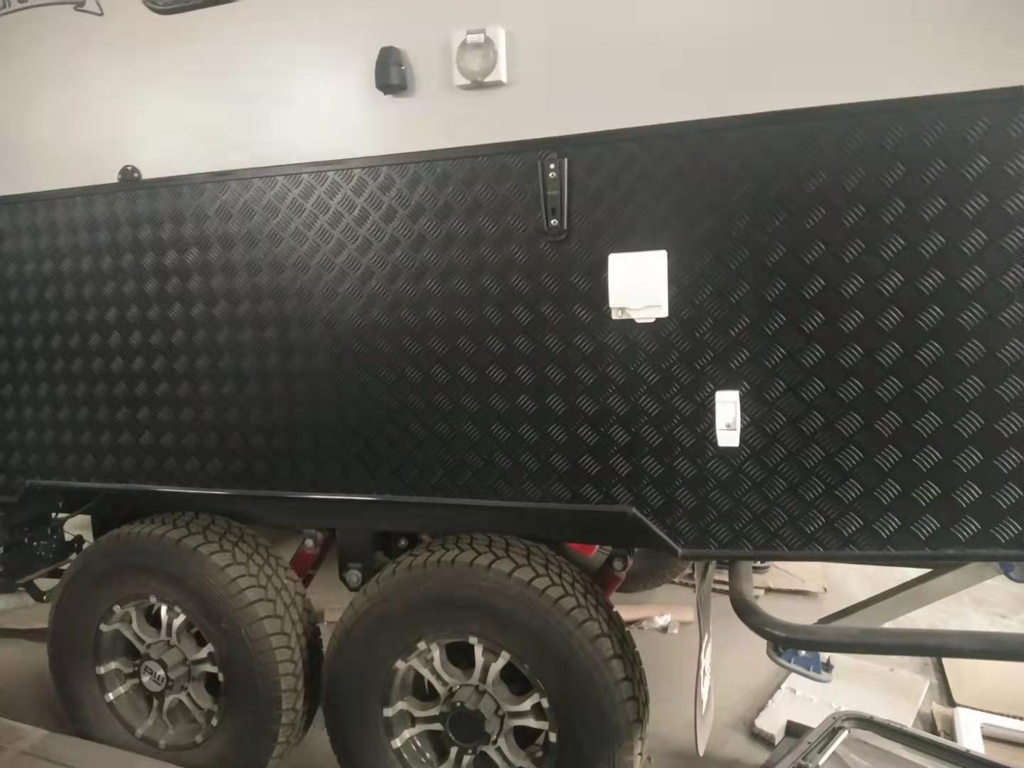 Explorer-17DB Caravan