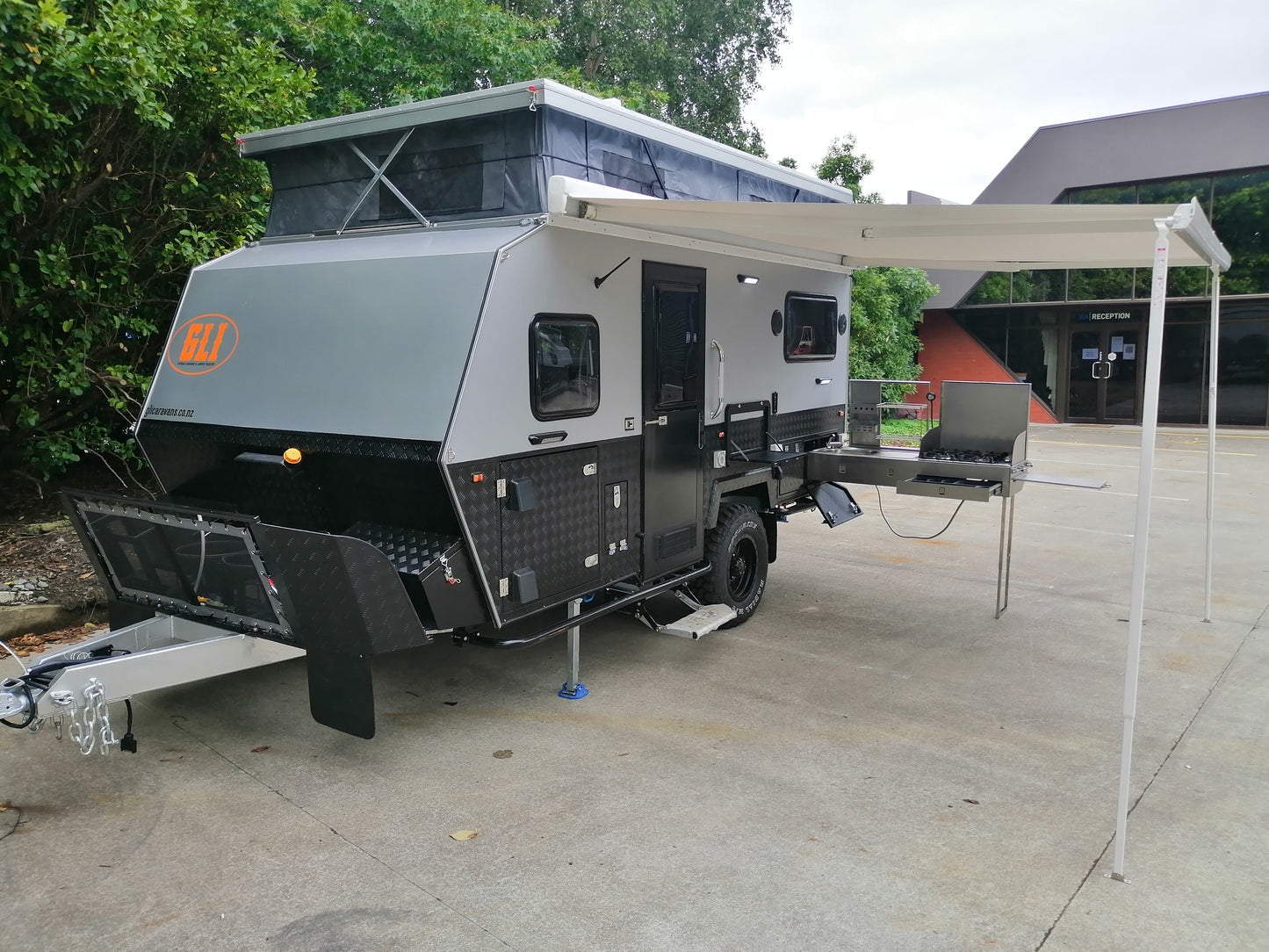 Explorer-13B Caravan