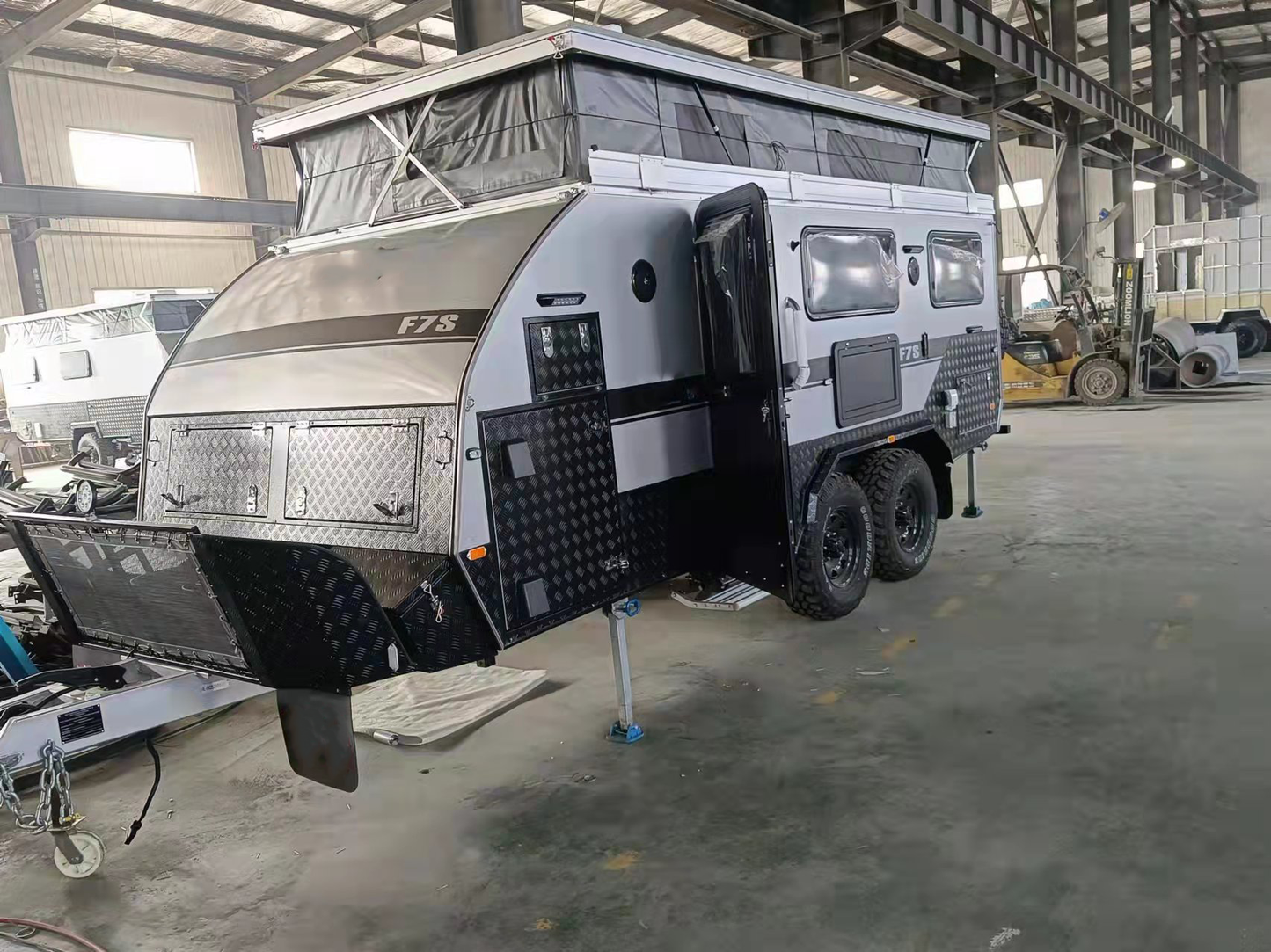 Explorer-17A Caravan