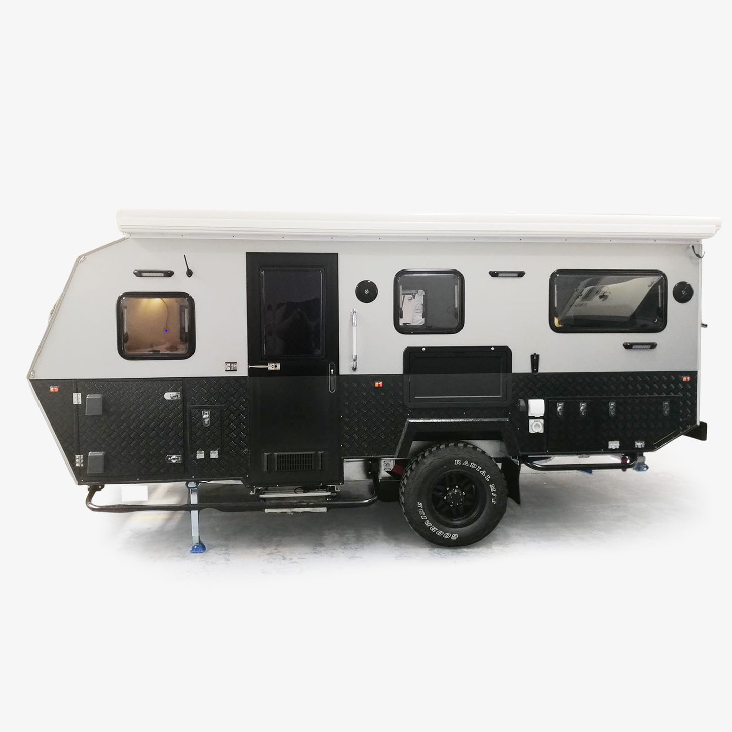 Explorer-15B Caravan