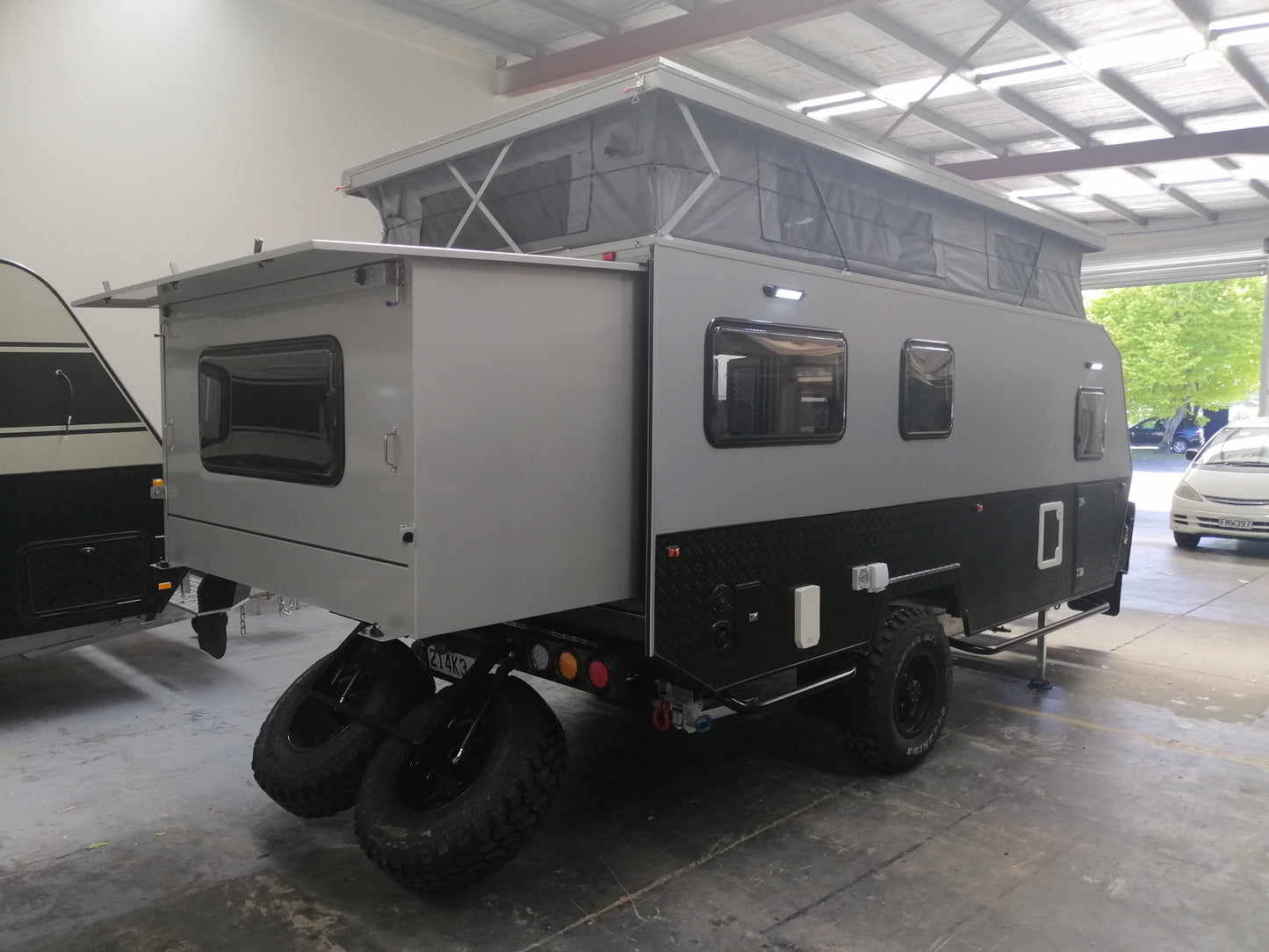 Explorer-15B Caravan