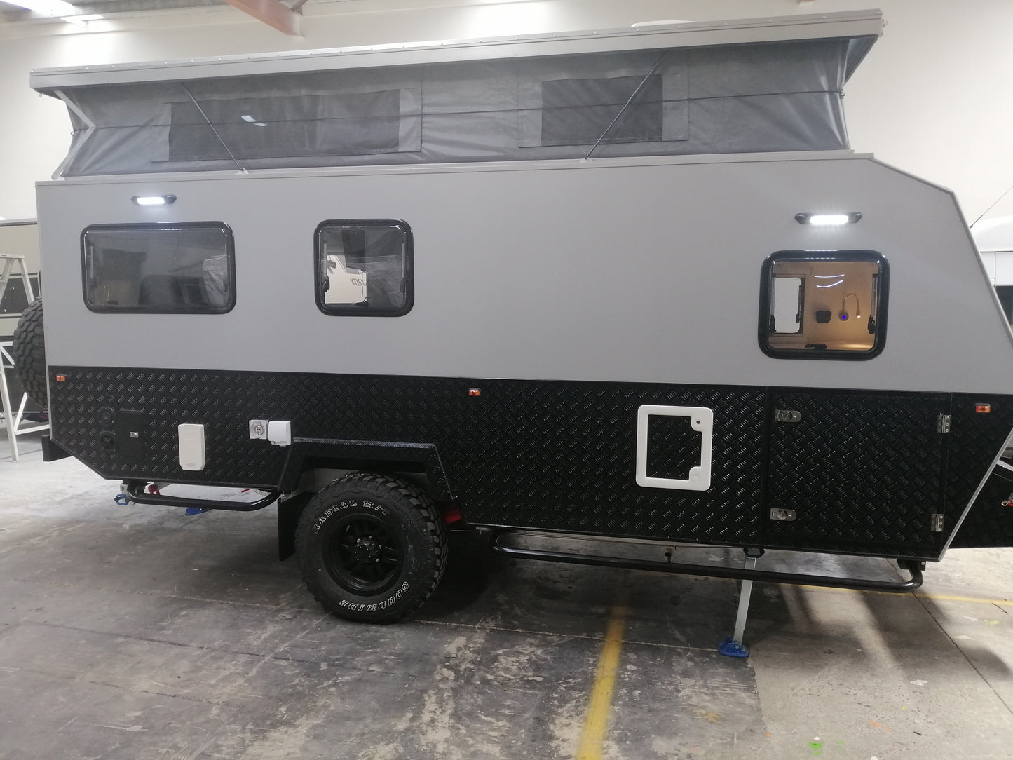 Explorer-15B Caravan